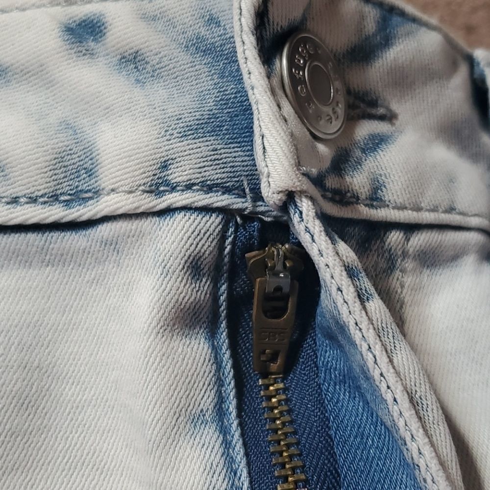 REFUGE High Rise Jean Shorts - Picture 3 of 7